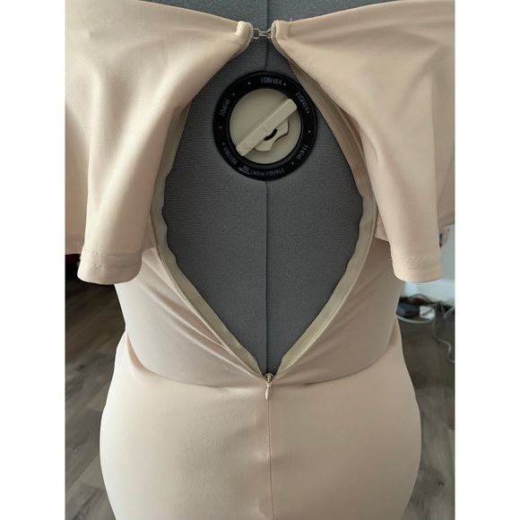 Dress - Picture 4 of 6